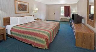 Knights Inn South Houston TX - 2