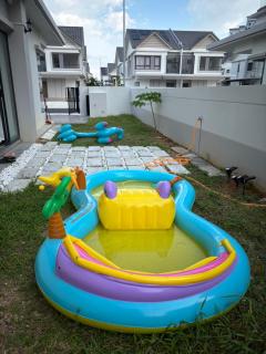 Lake access home in the city - 1