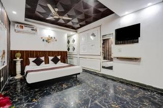 Hotel Twamev Ashram - 2