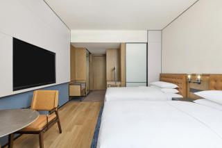 Four Points by Sheraton Zhengzhou East Railway Station - 2