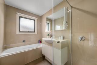 Modern Stylish Comfort at Prime Camberwell Retreat - Camberwell - 5