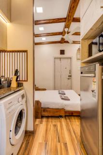 Pebble Studio in Bandra W by Square One Stays - 3