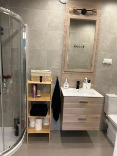 Apartment spa gym jacuzzi - 2