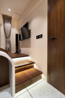 Amber 1BHK in Khar W by Square One Stays - 4