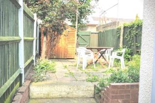 DRMB Gillingham Guest House 1 min from Station - 8