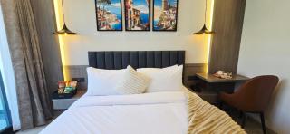 Saltstayz Premier Millennium City Centre - 3