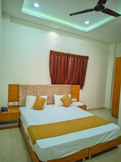 AVR Hotel - 4