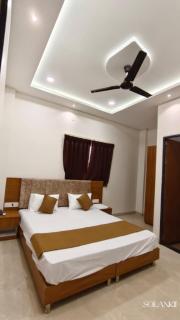 AVR Hotel - 1