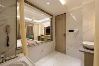 Gold The Prime Newly Built - Winner of Travellers Choice Award 2026- 5Mins From Connaught Place and Railway Station - 3