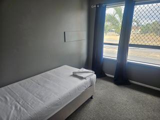 Rockhampton Court Apartment - 5