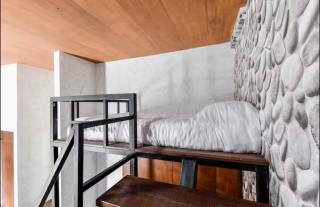 Departamento doble altura con balcón y alberca - 3