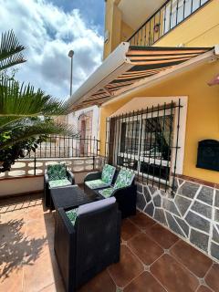 Amazing 3 floor house in front of the beach - 9
