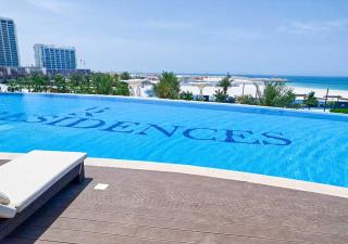 Luxury Waterfront 1BR with Direct Beach Access By Island Properties - 3