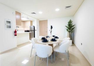 Luxury Waterfront 1BR with Direct Beach Access By Island Properties - 7