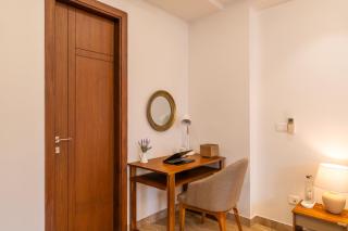 The GK Bliss by The Blue Kite, Elegant 3BHK Apartment in GK1 near Lotus Temple, Big Chill Café & M Block Market - 3