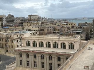 Seaview Downtown 2BR Apartment - 6
