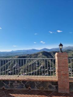 La Viña de la Tireta Casa Rural con impresionantes vistas, chimenea, barbacoa y piscina a 20 min de la costa - 2