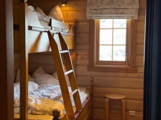 Mountain Getaway With Sauna And Views - 4