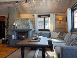 Mountain Getaway With Sauna And Views - 9