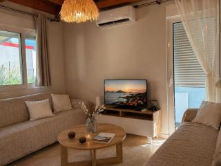 Wooden Loft 3min Walk to Beach - 9