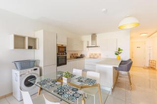 Modern Family 2BR Apartment with Large Terrace by the Sea by QuickTrips - 6
