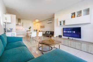Modern Family 2BR Apartment with Large Terrace by the Sea by QuickTrips - 1
