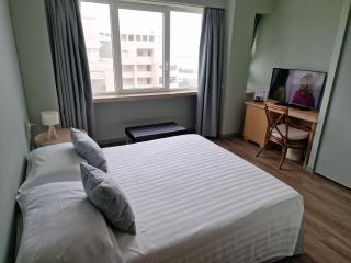 City Hotel - 8
