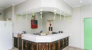 OYO 563 Jockey Lodge Hotel - 8