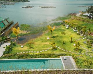 Tribhuwana Padma Lake Resort - 5