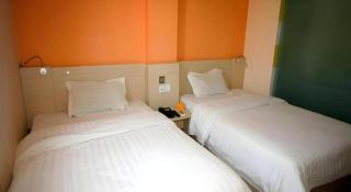 7 Days Inn Yantai Dahaiyang Raod Railway Station - 2