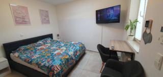 Pearl Studio Apart - King Bed - Netflix - Projector - Fast Wi-Fi - 1