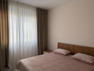 New apartment, 15 mins from the airport - 9