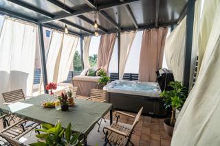 Green Heaven Jacuzzi & Sauna - 9