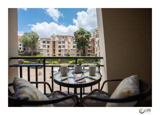 RIVERSIDE Warm 2BR for Business & Family by ORAK - 0