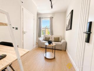 Exclusive 1 Bedroom Flat in the Heart of Hounslow! - 8