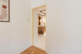 BNB Blumental Apartment with Balcony - 8