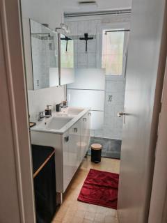 Maison, terrasse, parking, 4lits, et canapé lit, 7personnes - 1