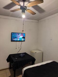 GLESTER GUEST HOUSE - 3