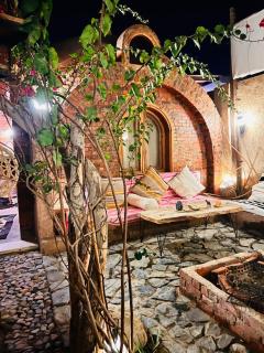 Arch House - 1