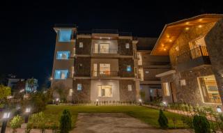 NAYAB CORBETT RESORT and SPA - 2