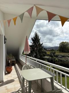 The Eira - Spacious home with lush garden - 7