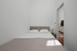 Komfortowy Apartament Blisko Kolejkowa we Wrocławiu by Noclegi Renters - 9