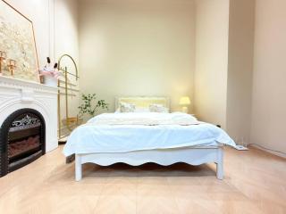 Shanghai Hills & Aromahome French Simplicity B&B close to Middle Huaihai RD - 1