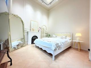 Shanghai Hills & Aromahome French Simplicity B&B close to Middle Huaihai RD - 9