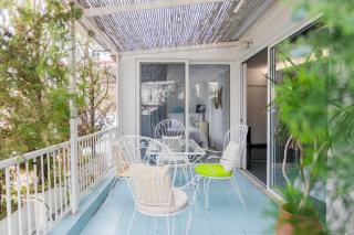 Central Apt Private Balcony & Rooftop Access - CT1 - 1
