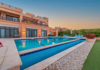 Premium 2BR in Fanadir Bay El Gouna Lagoon & Sea Views - 5
