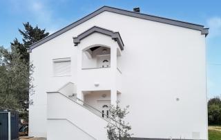 3 Bedroom Gorgeous Apartment In Zadar - 4