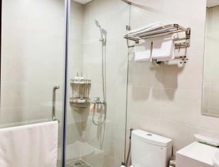 Vinhomes Grand Park 2BR Apartment Ideal for Remote Work - 8