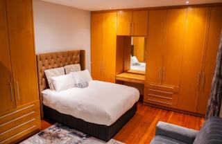 Qhawe Queen Suite With city views, pool and workspace - 6