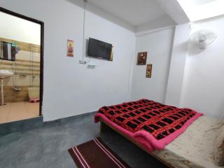 Pinewood Sunrise Homestay Kasauli - 2